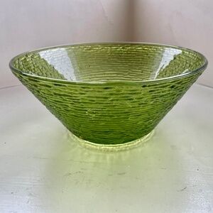 Vintage Anchor Hocking Soreno Avocado Green Salad/Fruit bowl